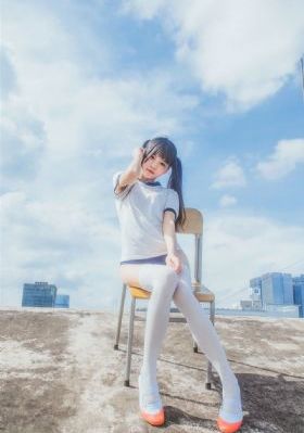 三男玩一女免费a级_DVD完整在线观看
